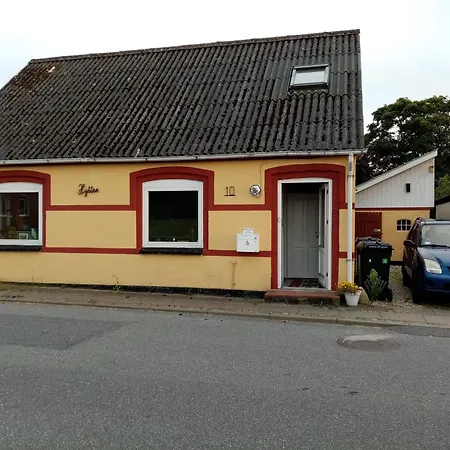 Hytten * Frostrup